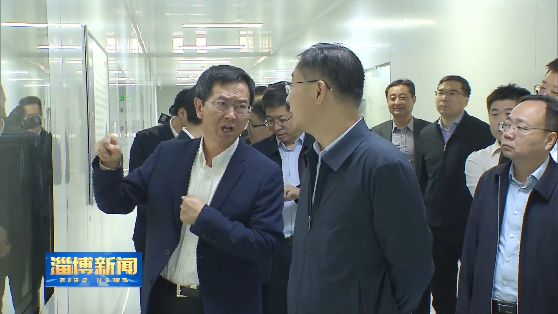 中共淄博市委書(shū)記馬曉磊到新恒匯電子調(diào)研2.jpg 中共淄博市委書(shū)記馬曉磊到新恒匯電子調(diào)研2.jpg